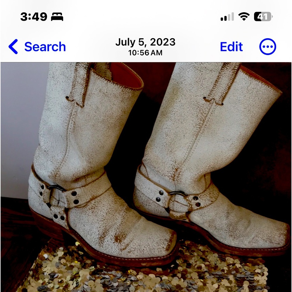 Frye 12 R ivory crackle boots!